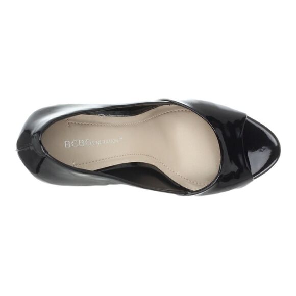 BCBGENERATION Women’s Izzie 2 Patent Leather Pumps in the Size 8M - Picture 4 of 16